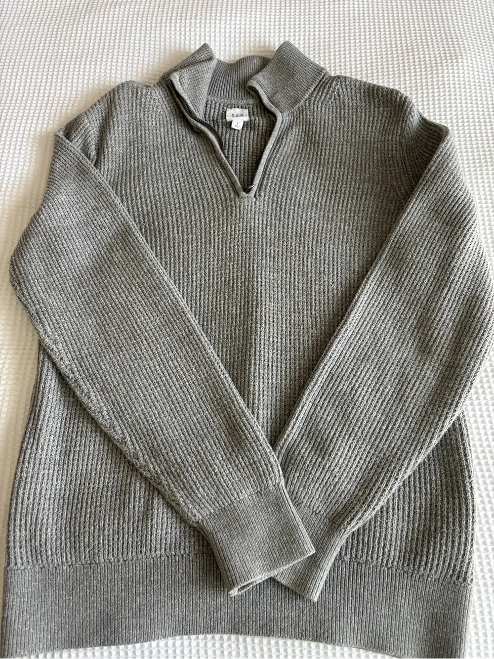 GAP Men's Light Gray Ribbed Quarter-Zip Sweater